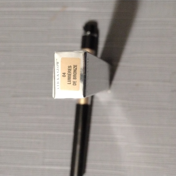 Lancome Paris Click and Glow Illuminated Fluid Visage - Picture 3 of 3